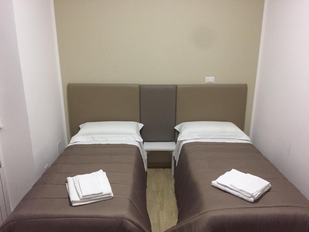 affitta camere fuori porta Grottaglie Esterno foto