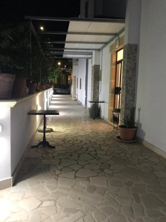 affitta camere fuori porta Grottaglie Esterno foto