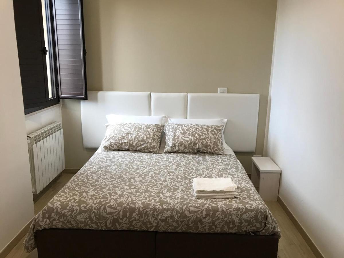 affitta camere fuori porta Grottaglie Esterno foto