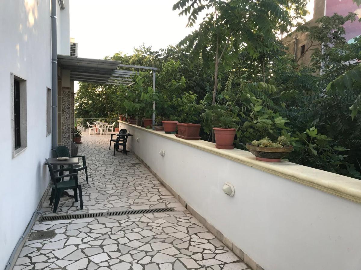 affitta camere fuori porta Grottaglie Esterno foto